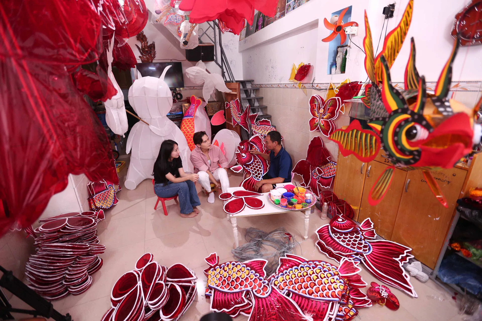 bach-nghe-ky-thu-kham-pha-lang-nghe-lam-long-den-co-truyen-tai-tphcm-5