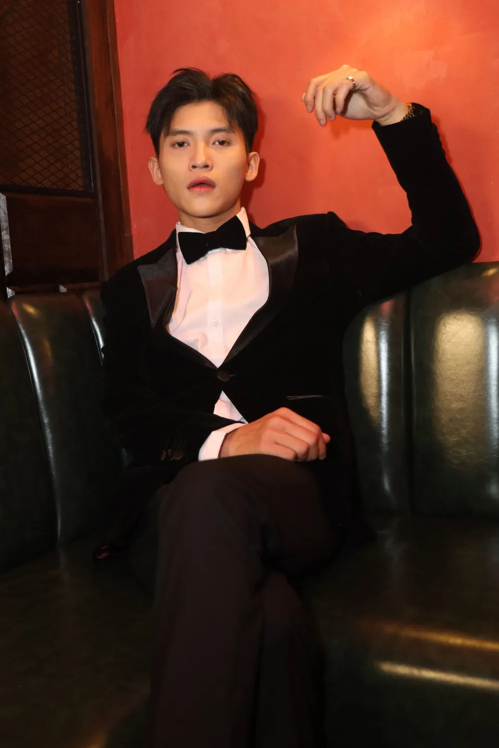 h-kray-la-ai-ma-nsut-thoai-my-dong-y-gop-giong-trong-san-pham-debut1