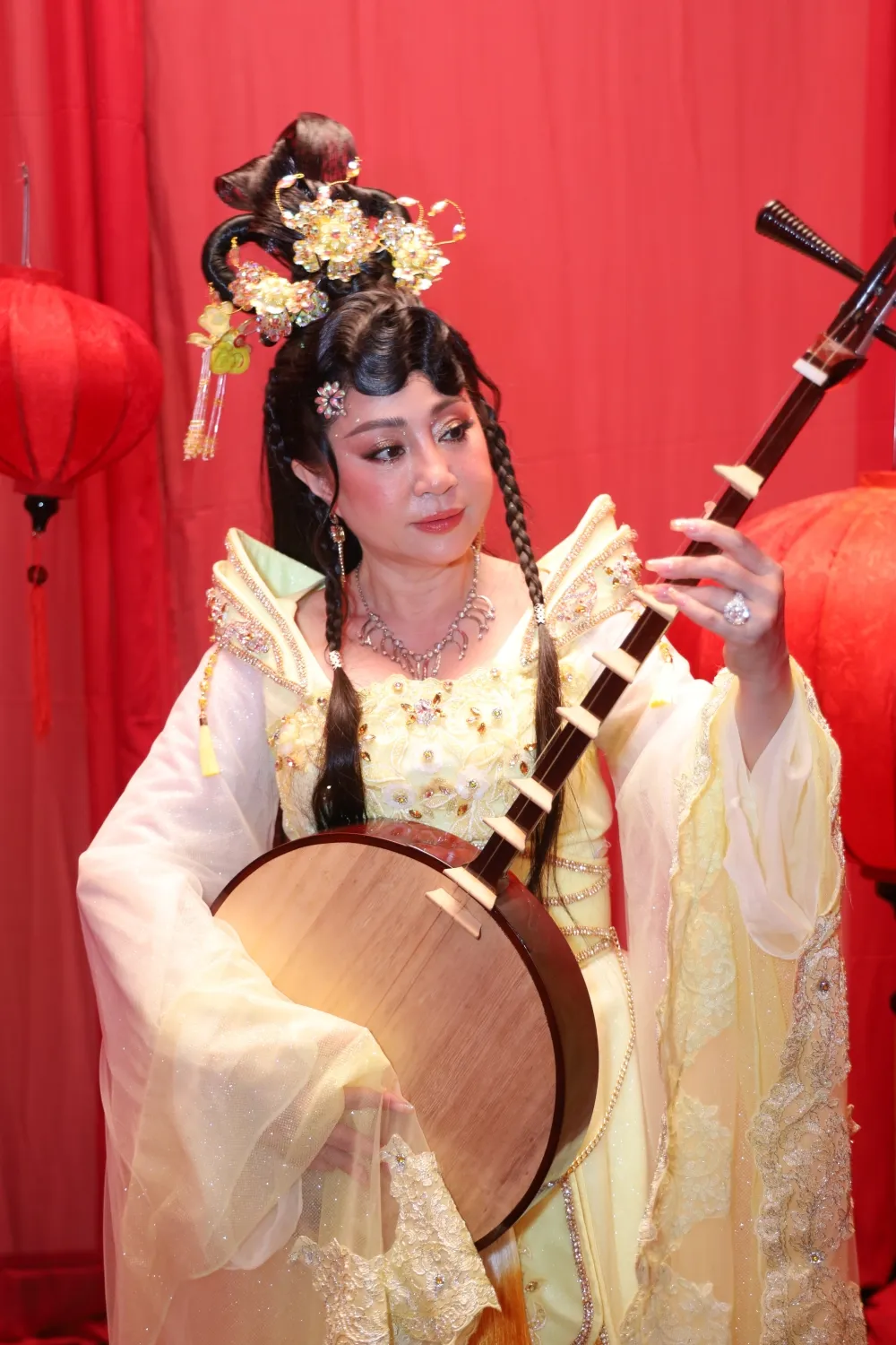 h-kray-la-ai-ma-nsut-thoai-my-dong-y-gop-giong-trong-san-pham-debut43