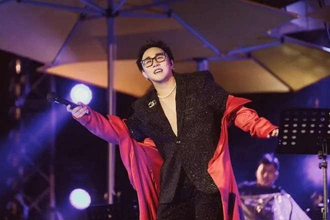 quan-4861-1716