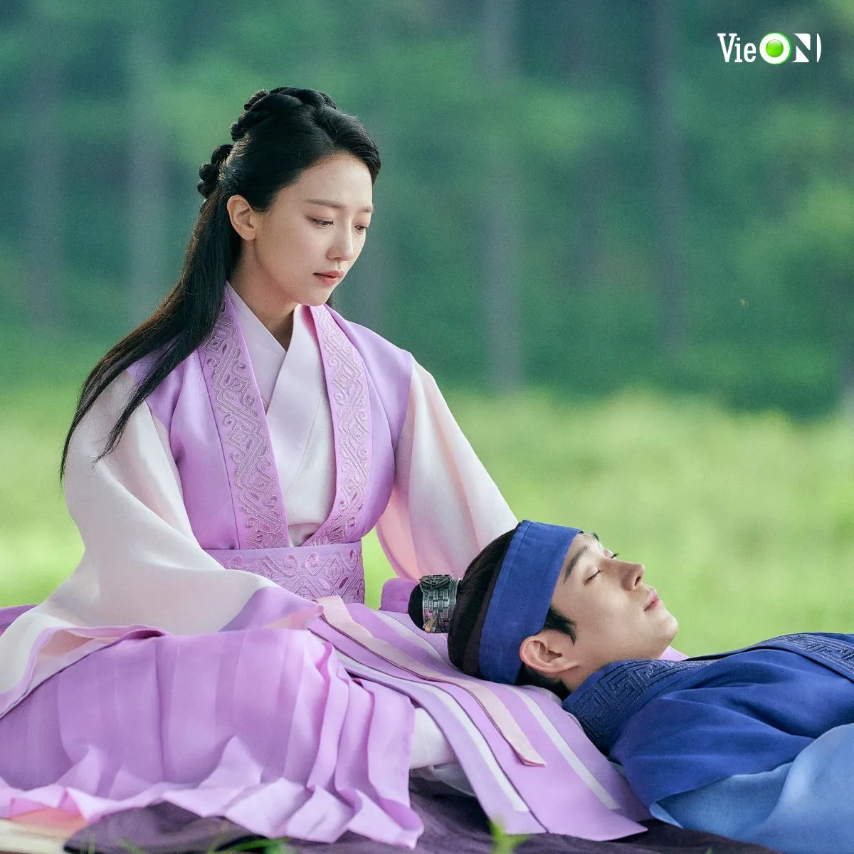 1. Trăng Lên Ban Ngày_PhotobyVieON (1)