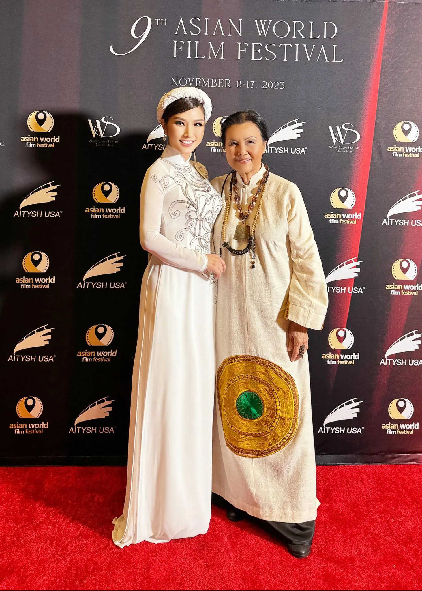 7 - Nguyễn Hồng Nhung cùng diễn viên Kiều Chinh