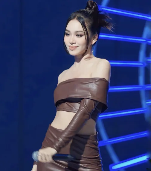 Giana in Vietnam Idol