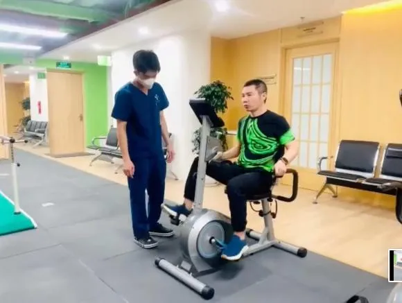 vo-cong-ly-len-tieng-khi-bi-moi-chao-mua-thuoc-hau-dot-quy-3