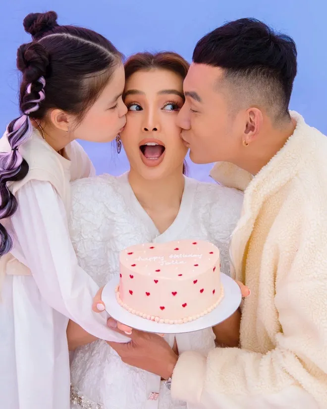 phuong-trinh-jolie-sinh-con-thu-2-3