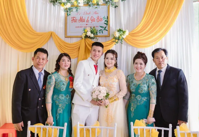 co-dau-vo-oa-voi-so-qua-cuoi-bo-me-tang-4