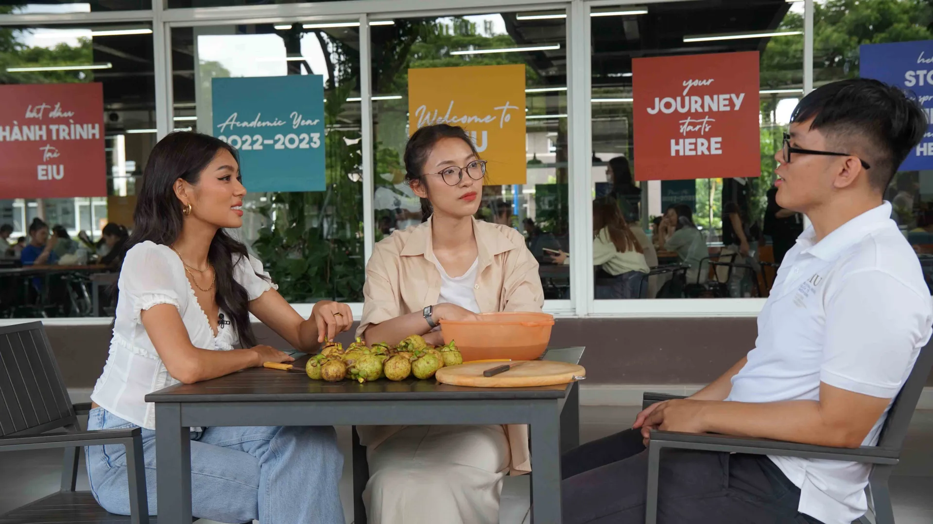 ielts-face-off-thao-nhi-le-va-cau-chuyen-pha-vo-dinh-kien-day-cam-hung