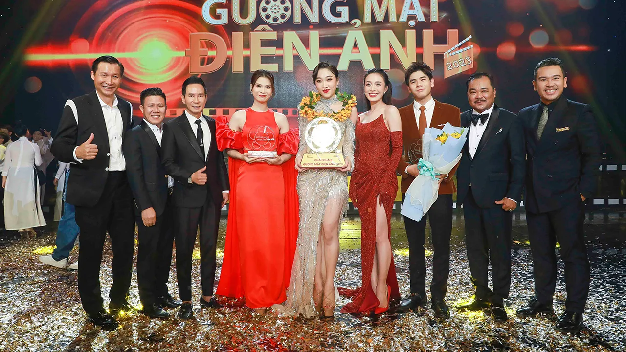 le-thu-doat-giai-quan-quan-guong-mat-dien-anh-2023