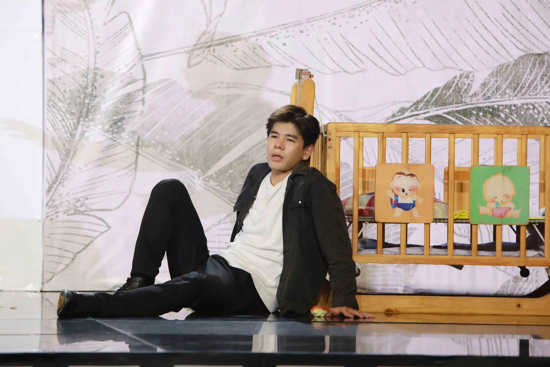 le-thu-doat-giai-quan-quan-guong-mat-dien-anh-202333