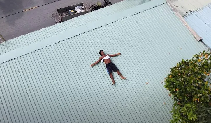 nguoi-dan-ong-co-so-thich-phoi-nang-o-long-an-1