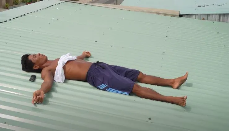 nguoi-dan-ong-co-so-thich-phoi-nang-o-long-an-2