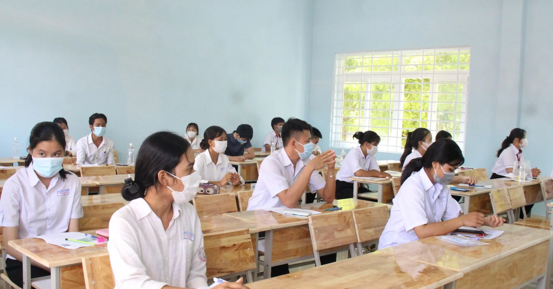 12-hoc-sinh-lien-quan-den-viec-lo-de-thi-mon-tieng-anh-vao-lop-10-duoc-thi-lai-1