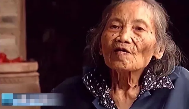 cu-ba-91-tuoi-bi-nga-di-kham-phat-hien-co-thai-4