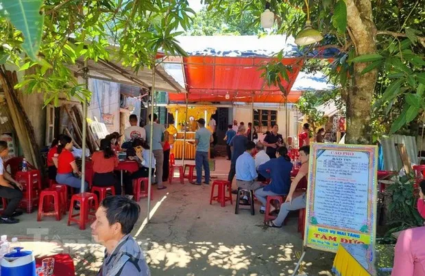 dam-tang-3-anh-em-duoi-nuoc-1