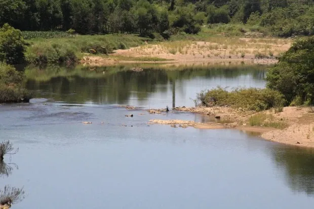 dam-tang-3-anh-em-duoi-nuoc-4