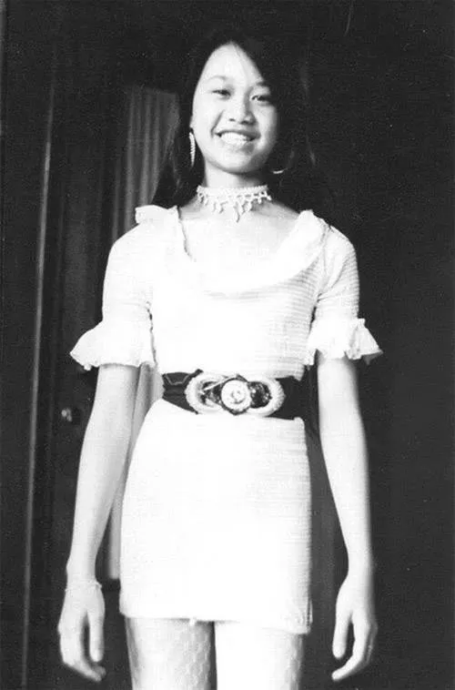 co-gai-viet-duoc-ba-vâng-du-doan-so-phan-1