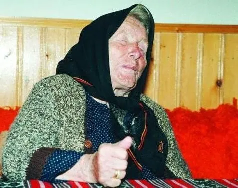 co-gai-viet-duoc-ba-vâng-du-doan-so-phan-2