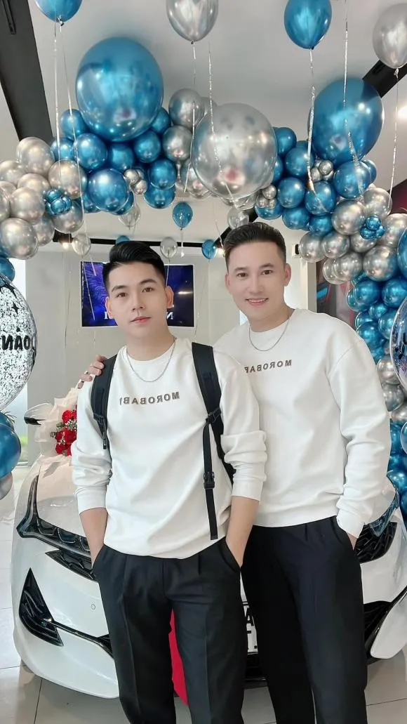 ha-tri-quang-thanh-doan-mua-xe-tang-bo-me-4