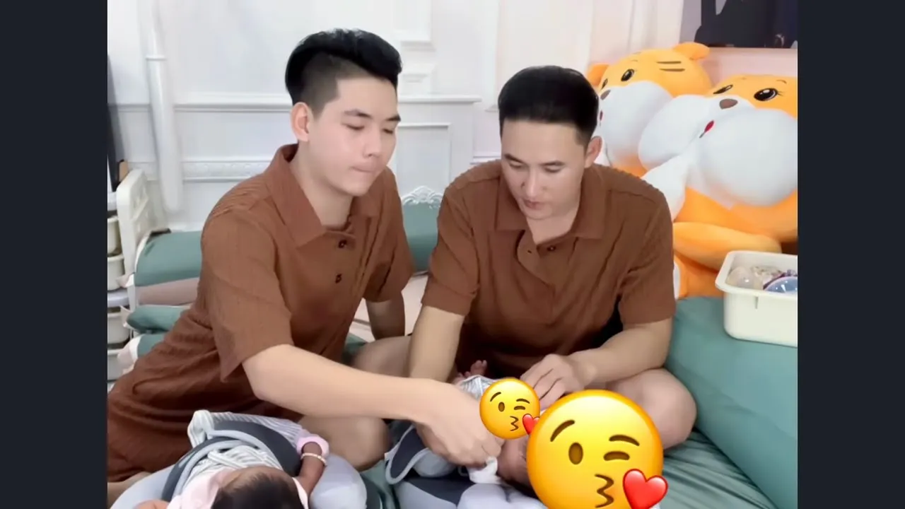 ha-tri-quang-thanh-doan-mua-xe-tang-bo-me-6