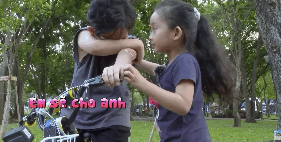 phan-hien-gay-tranh-cai-vi-thien-vi-con-gai-6