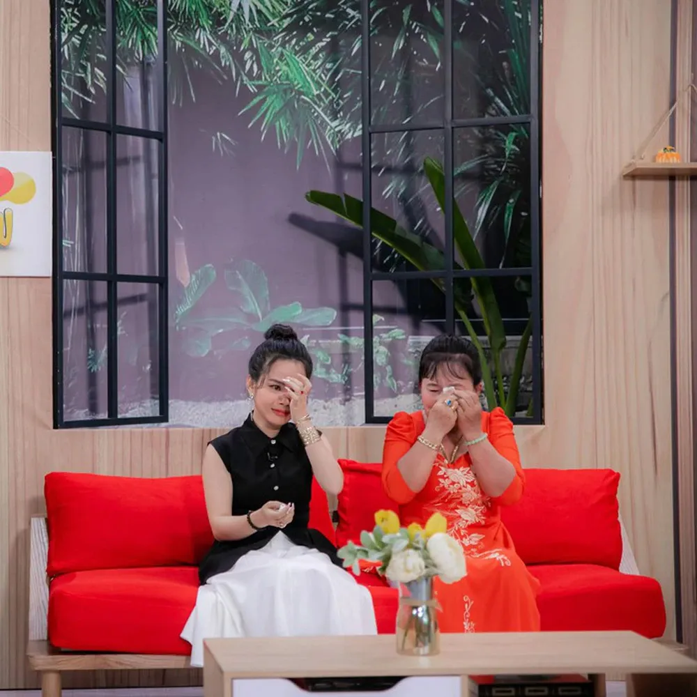 bau-truoc-cuoi-me-chong-mang-600trieu-cung-5-cay-vang-sang-ruoc-3