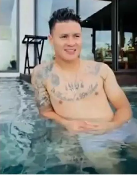 quang-hai-va-chu-thanh-huyen-cung-checkin-be-boi-1