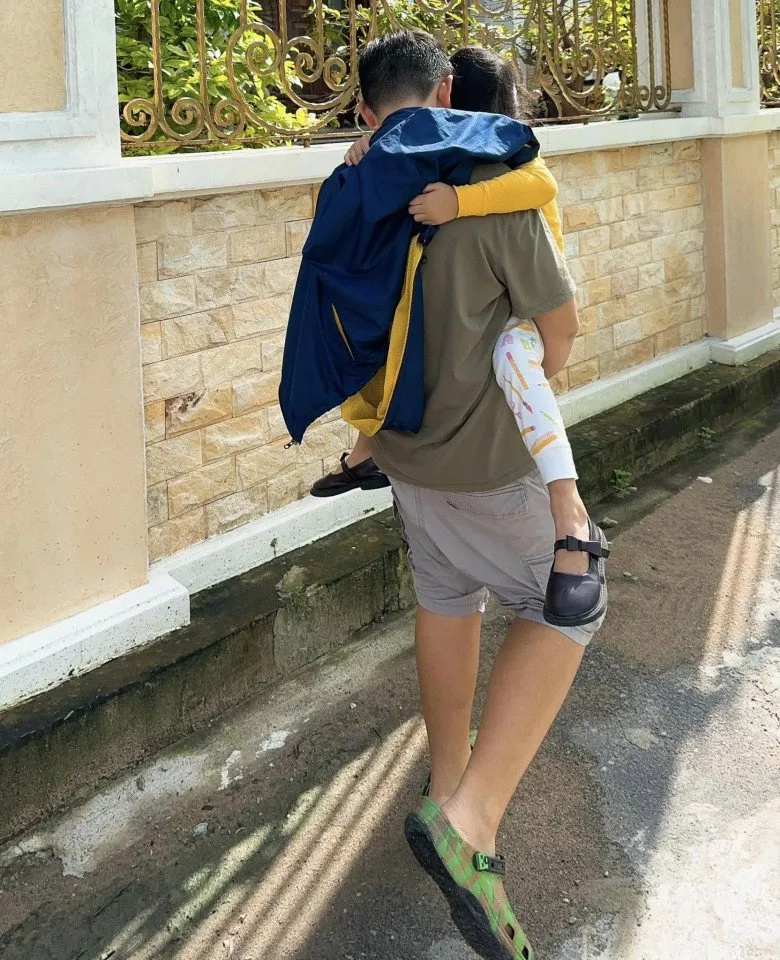 le-phuong-khoe-anh-gia-dinh-3nguoi-nhung-thieu-con-trai-ca-phao-4