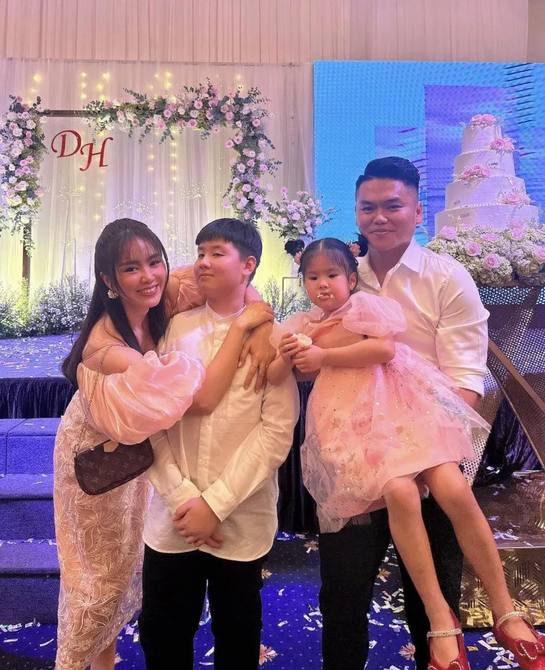 le-phuong-khoe-anh-gia-dinh-3nguoi-nhung-thieu-con-trai-ca-phao-5