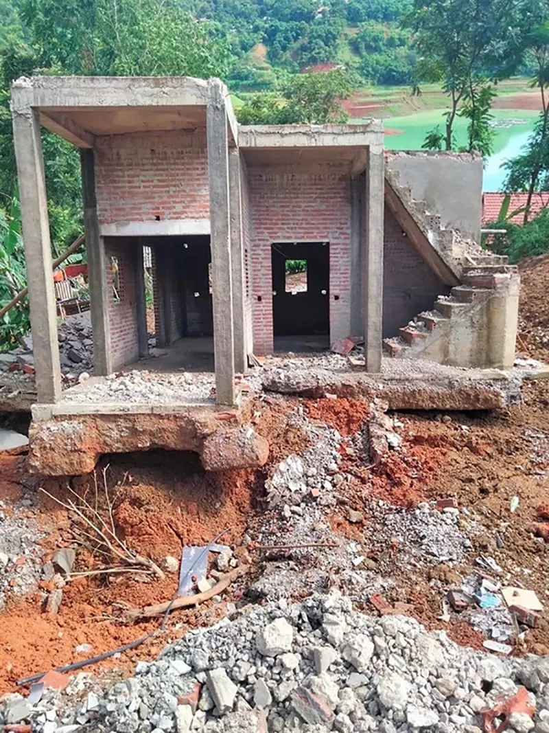 sat-lo-nghiem-trong-o-lao-nhieu-nguoi-viet-bi-mac-ket-4