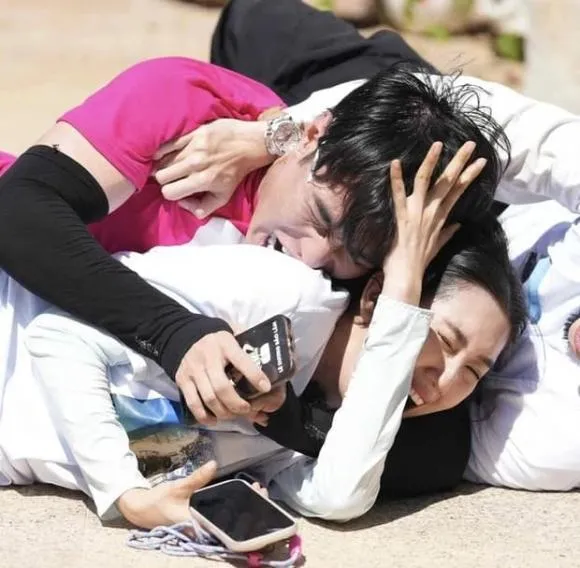 tac-dong-vat-ly-thuy-ngan-tren-truyen-hinh-le-duong-bao-lam-len-tieng-1