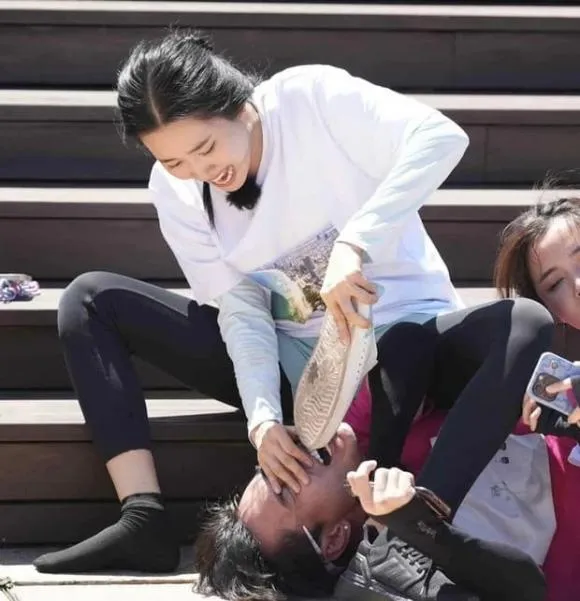 tac-dong-vat-ly-thuy-ngan-tren-truyen-hinh-le-duong-bao-lam-len-tieng-2