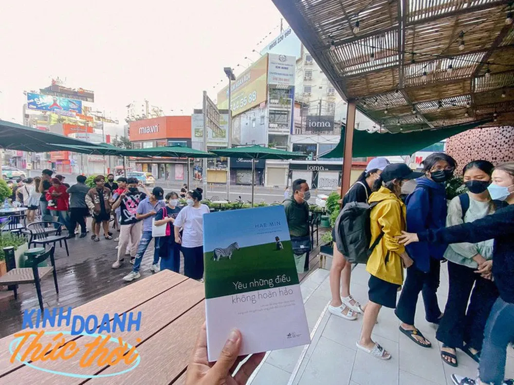 nguoi-ham-mo-xep-xep-xuyen-dem-mua-ly-gioi-han-phien-ban-BLACKPINK-3