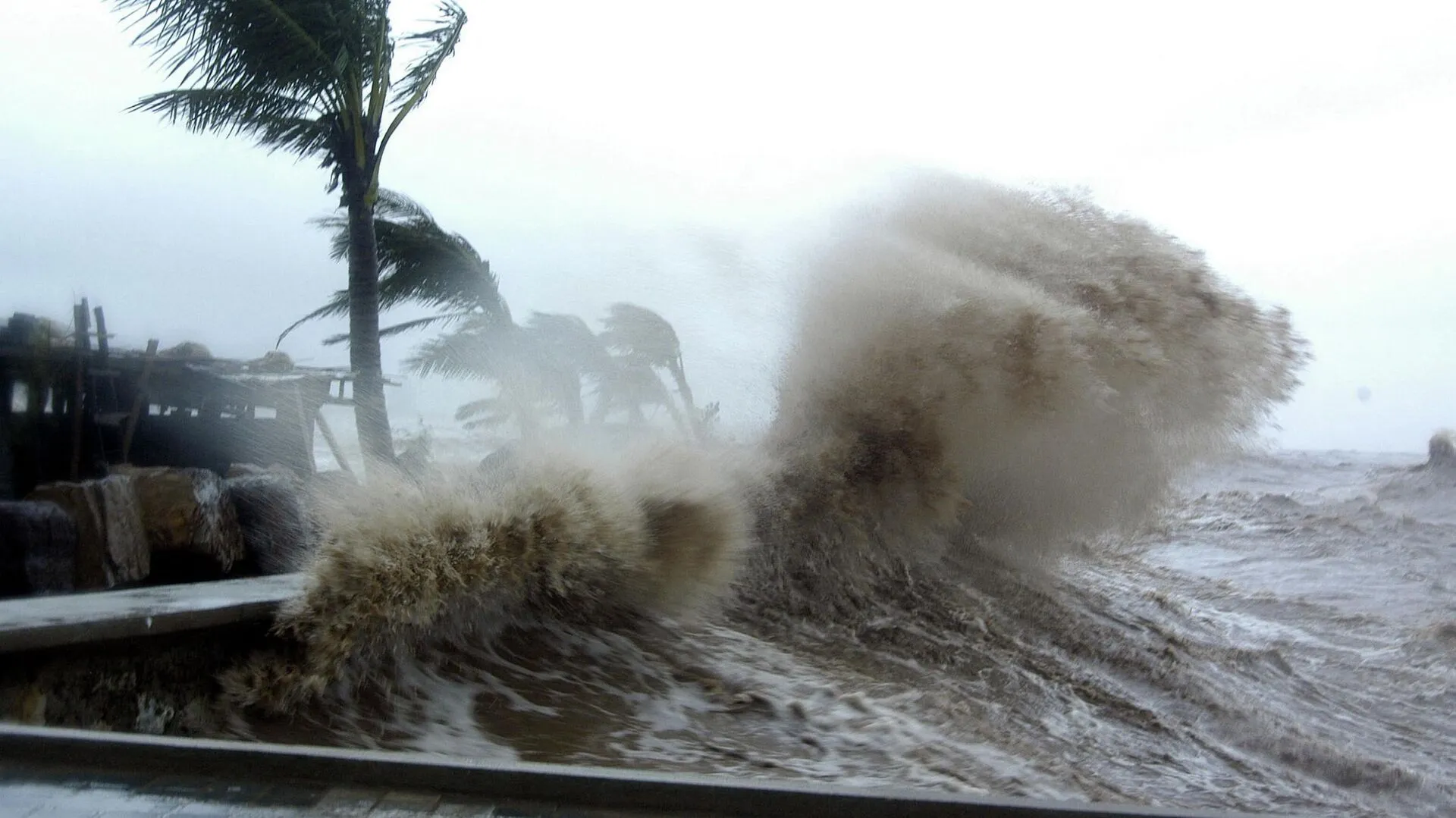 nhung-con-bao-anh-huong-den-viet-nam-1-thang-toi-1