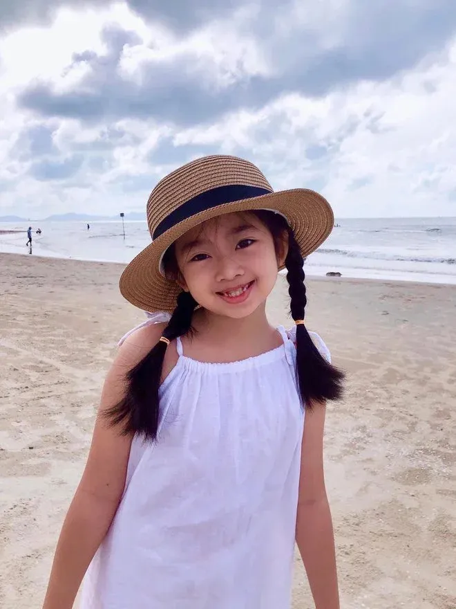 phung-ngoc-huy-khoe-anh-cung-con-gai-hien-tai-va-qua-khu-4
