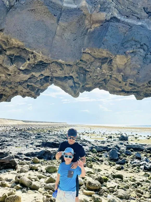 chong-cu-nhat-kim-anh-dua-con-trai-di-du-lich-con-khoe-anh-ben-tinh-moi-1