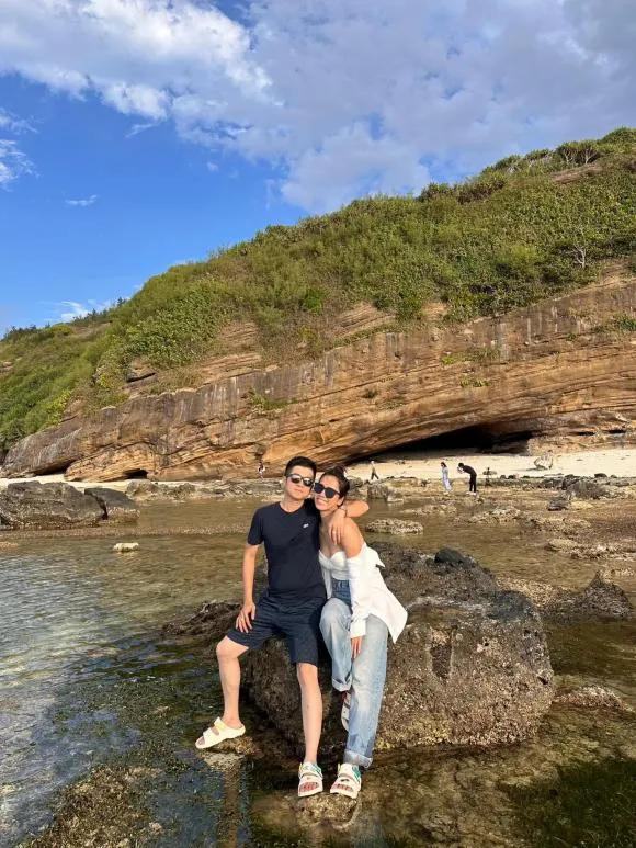 chong-cu-nhat-kim-anh-dua-con-trai-di-du-lich-con-khoe-anh-ben-tinh-moi-7