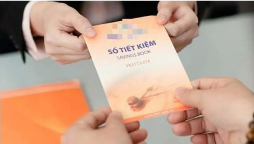 nguoi-gui-co-the-rut-so-tiet-kiem-o-chi-nhanh-khac-cua-ngan-hang-khong-1