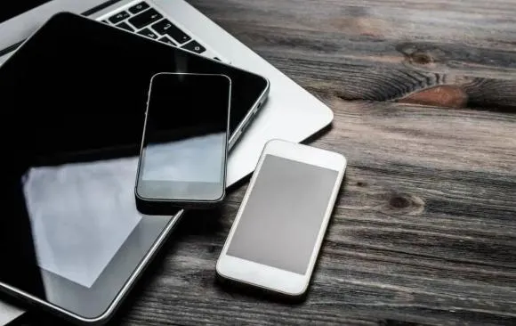 khong-dat-dien-thoai-chung-voi-3thu-nay-3