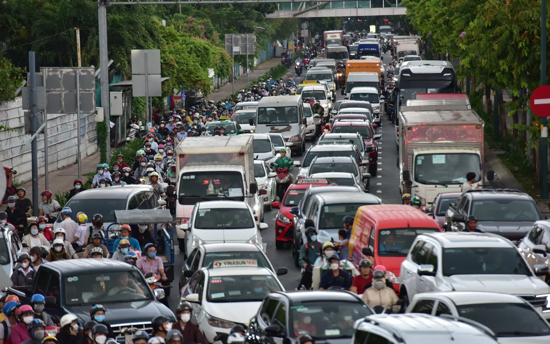 quan-co-dien-tich-nho-nhat-nhung-mat-do-dan-so-cao-nhat-ca-nuoc-3