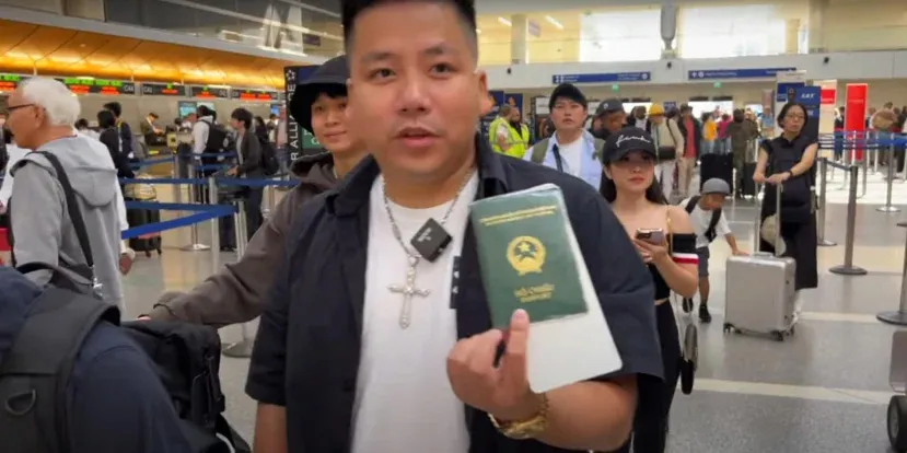 vua-ve-nuoc-khoa-pug-da-thuc-hien-loi-hua-tu-2-nam-truoc-chot-ngay-sieu-pham-chiec-Mercedes-Benz GLC 300-4