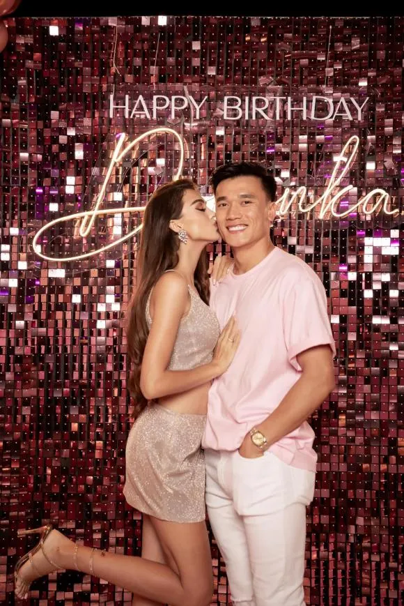 thu-mon-bui-tien-dung-di-kham-suc-khoe-tam-than-chuan-bi-lam-dieu-dac-biet-cung-vo-tay-2