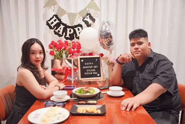 cap-doi-chenh-lech-ngoai-hinh-yeu-trong-giau-giem-suot-3-nam-co-gang-de-chung-minh-tinh-yeu-4