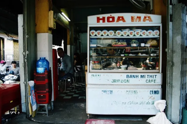 nguon-goc-cua-banh-mi-viet-nam-cua-hang-banh-mi-dau-tien-van-con-hoạt-dong-va-co-them-nhieu-chi-nhanh-moi-3