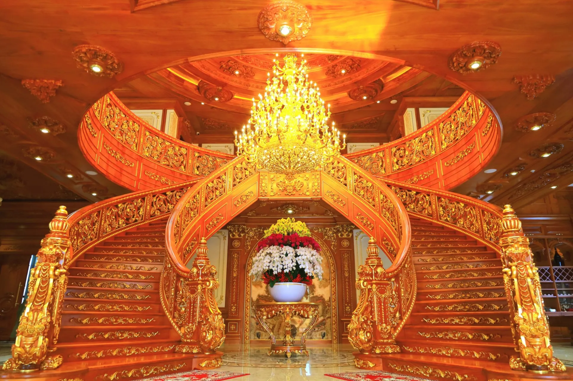 choang-ngop-truoc-lau-dai-co-dau-8-tuoi-150-ty-giua-vung-mien-tay-song-nuoc-4