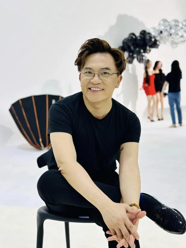 mc-dai-nghia-he-lo-hau-truong-chup-anh-cuoi-cua-mot-cap-doi-vbiz-cung-chi-tiet-co-1-0-2-3