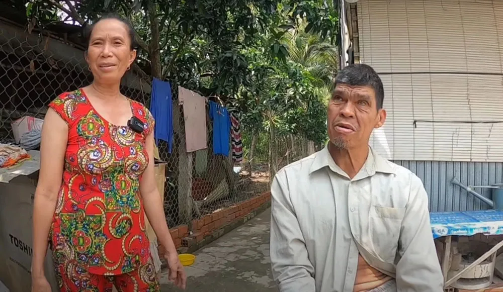 nguoi-khong-lo-mien-tay-cao-2-2-m-song-hon-nua-the-ky-van-khong-biet-goc-gac-cua-minh-4