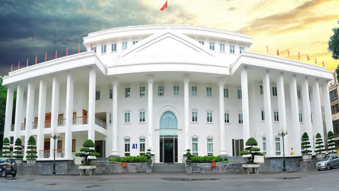 truong-dh-co-man-chao-don-tan-sinh-vien-nhu-ngay-hoi-lien-hop-quoc-muon-vao-truong-phai-dat-8-5-diem-mon-2