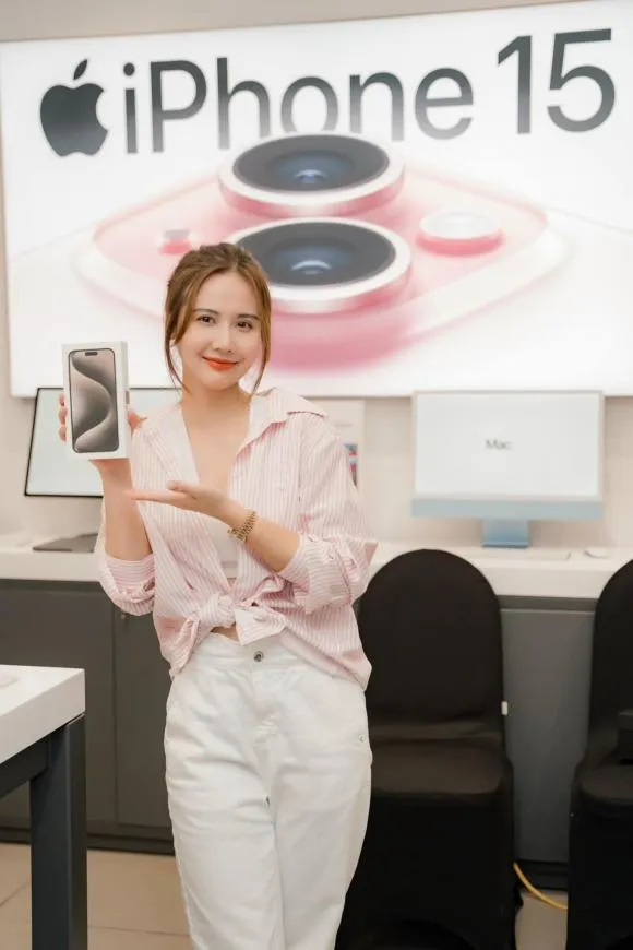 nhung-sao-viet-dau-tien-so-huu-iphone-15-6