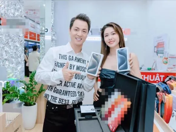 nhung-sao-viet-dau-tien-so-huu-iphone-15-8