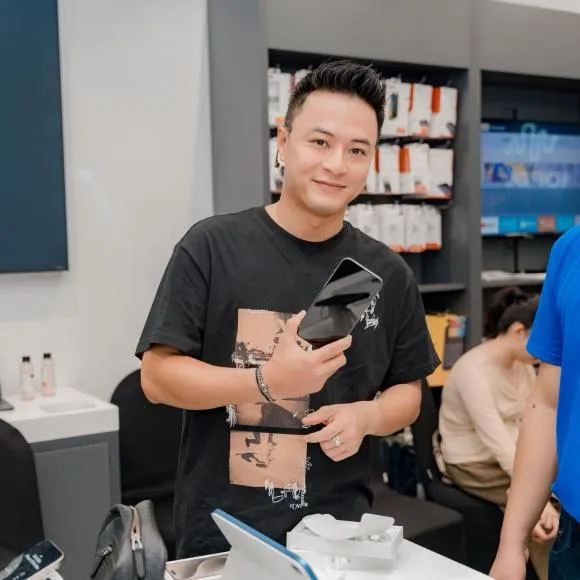 nhung-sao-viet-dau-tien-so-huu-iphone-15-9